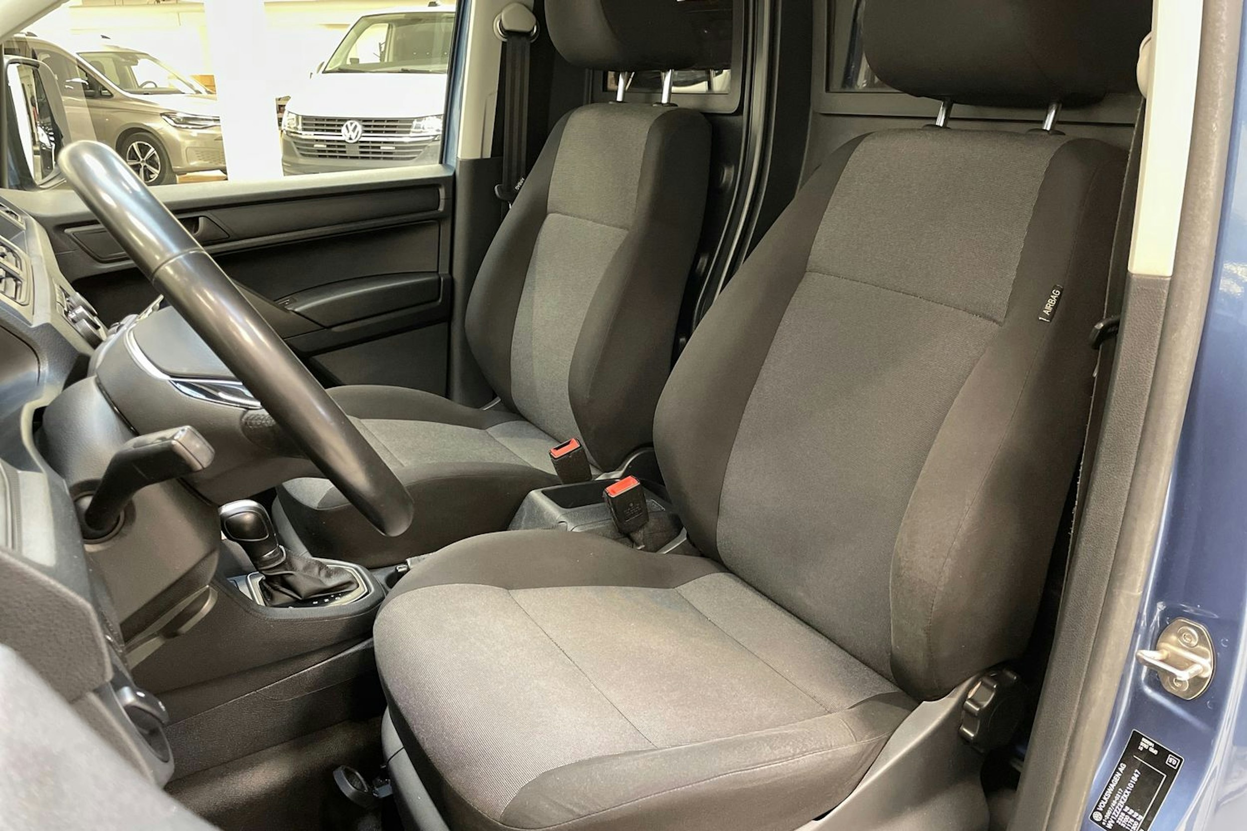 met. sininen Volkswagen Caddy Maxi 2019 kuva 7.