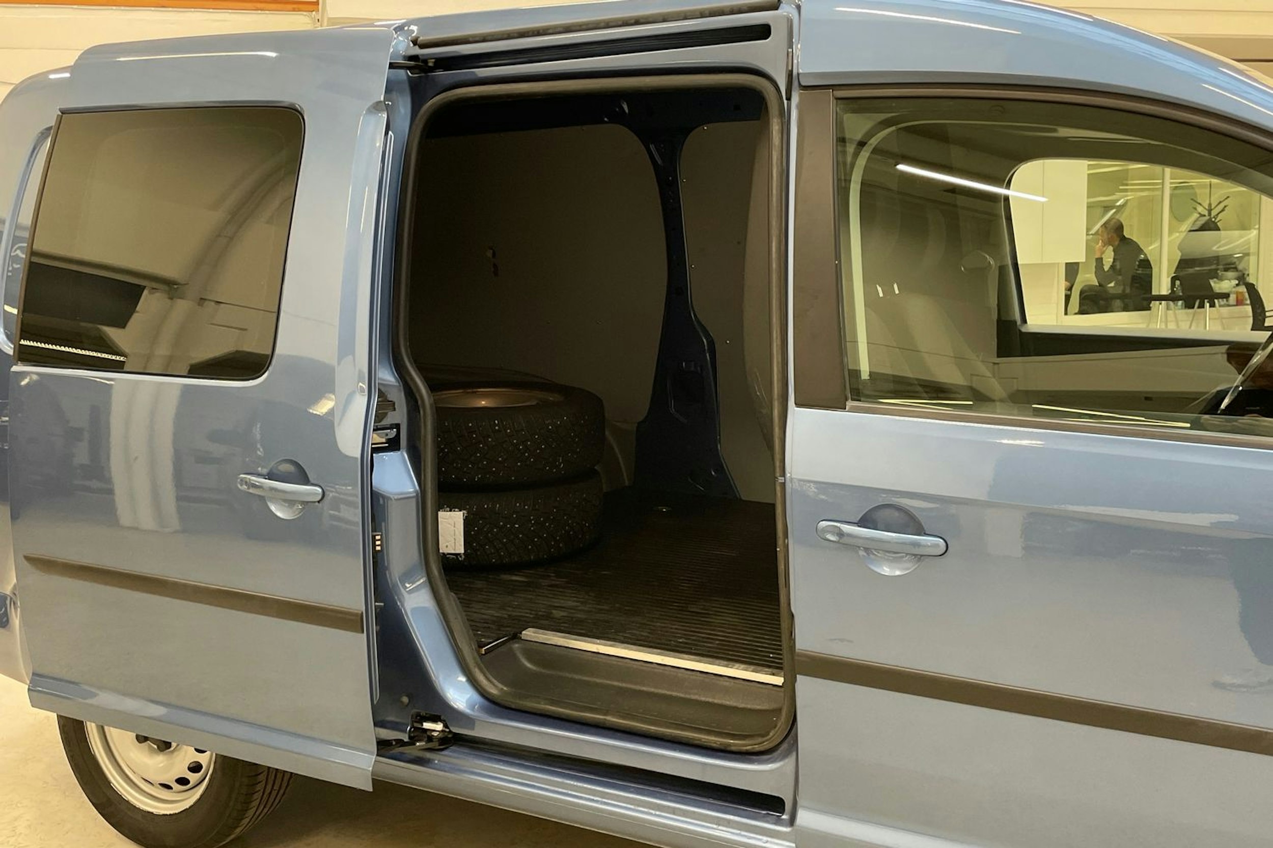 met. sininen Volkswagen Caddy Maxi 2019 kuva 10.