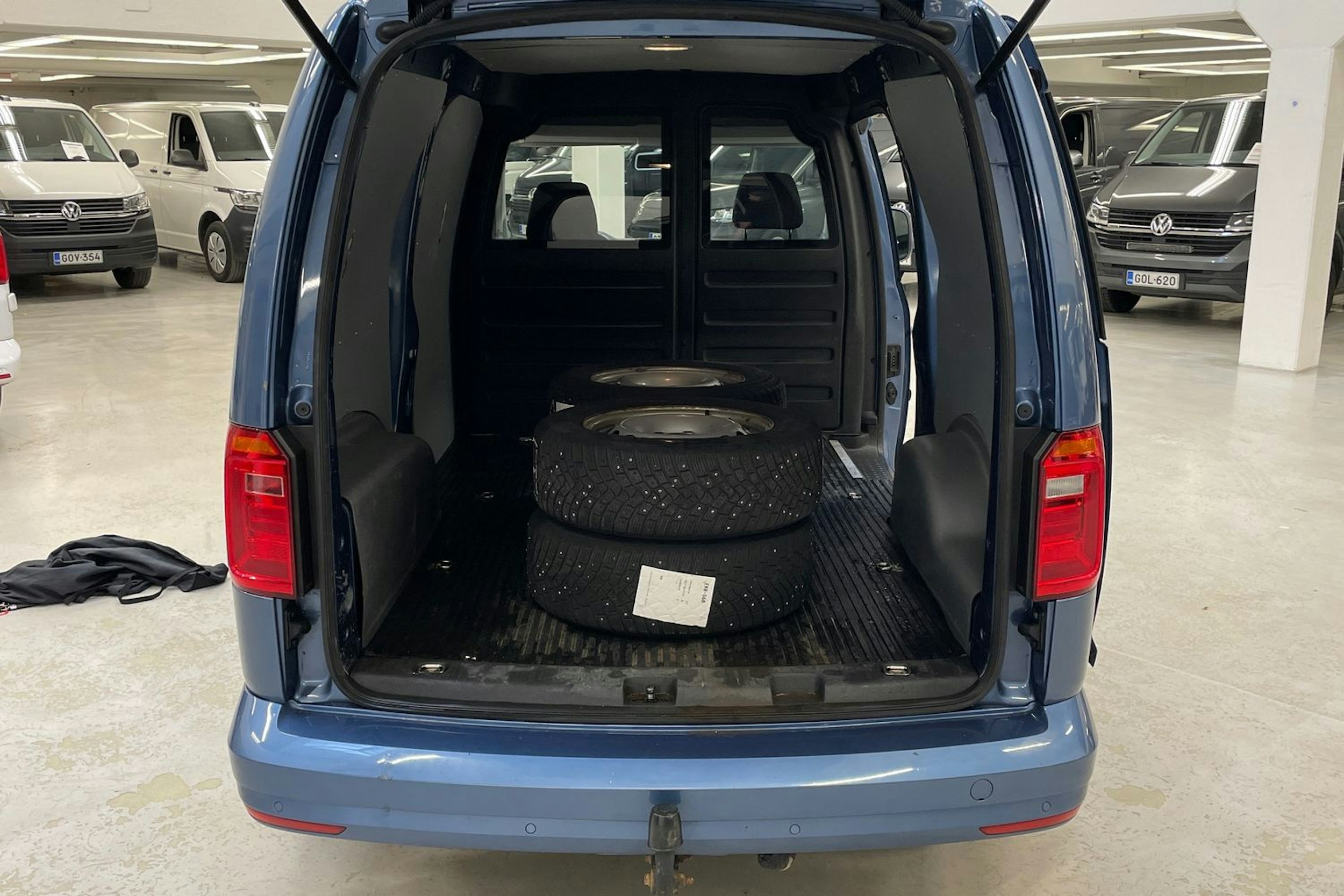 met. sininen Volkswagen Caddy Maxi 2019 kuva 11.