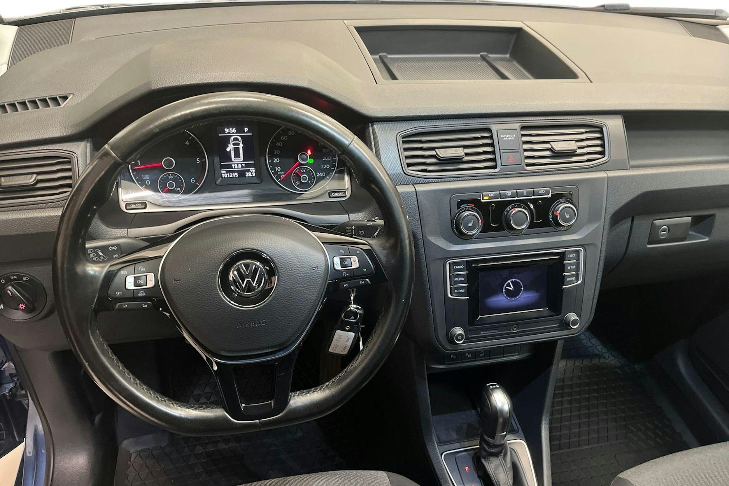 met. sininen Volkswagen Caddy Maxi 2019 kuva 9.