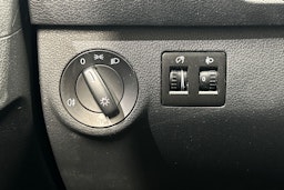 Sininen Volkswagen Caddy Maxi 2019 kuva 10.