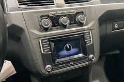 Sininen Volkswagen Caddy Maxi 2019 kuva 11.