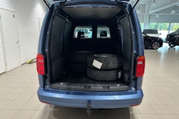 Sininen Volkswagen Caddy Maxi 2019 kuva 14.