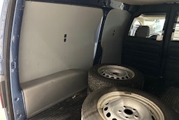 Sininen Volkswagen Caddy Maxi 2019 kuva 15.
