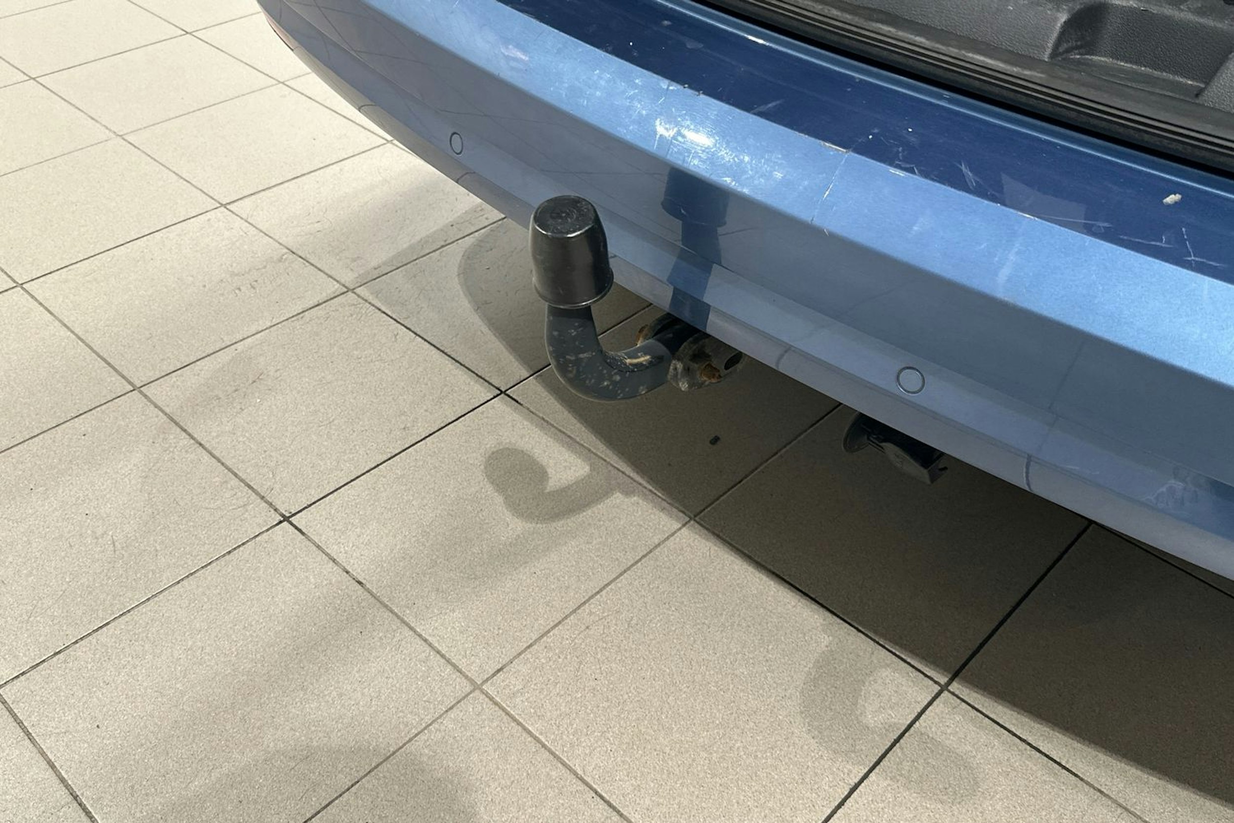 Sininen Volkswagen Caddy Maxi 2019 kuva 18.
