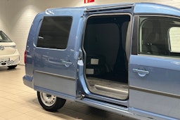 Sininen Volkswagen Caddy Maxi 2019 kuva 19.
