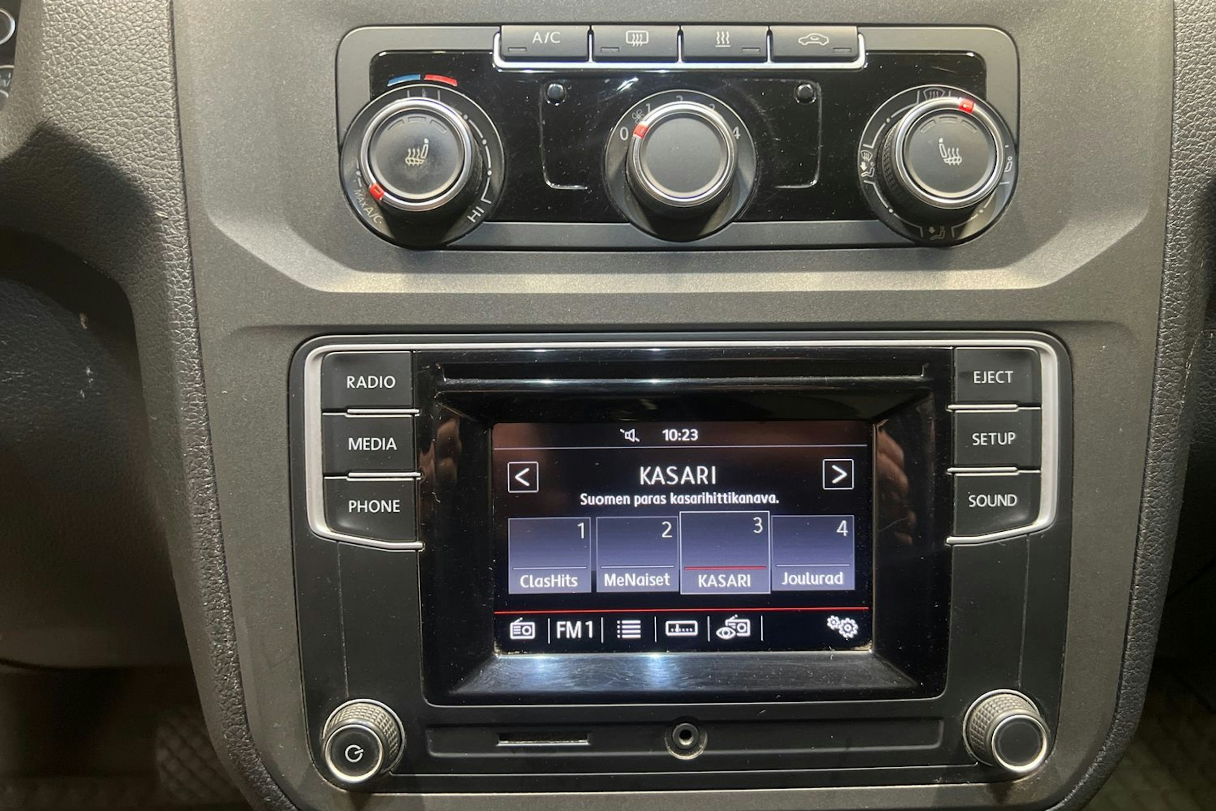 Sininen Volkswagen Caddy Maxi 2019 kuva 13.