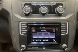 Sininen Volkswagen Caddy Maxi 2019 kuva 13.