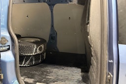 Sininen Volkswagen Caddy Maxi 2019 kuva 14.