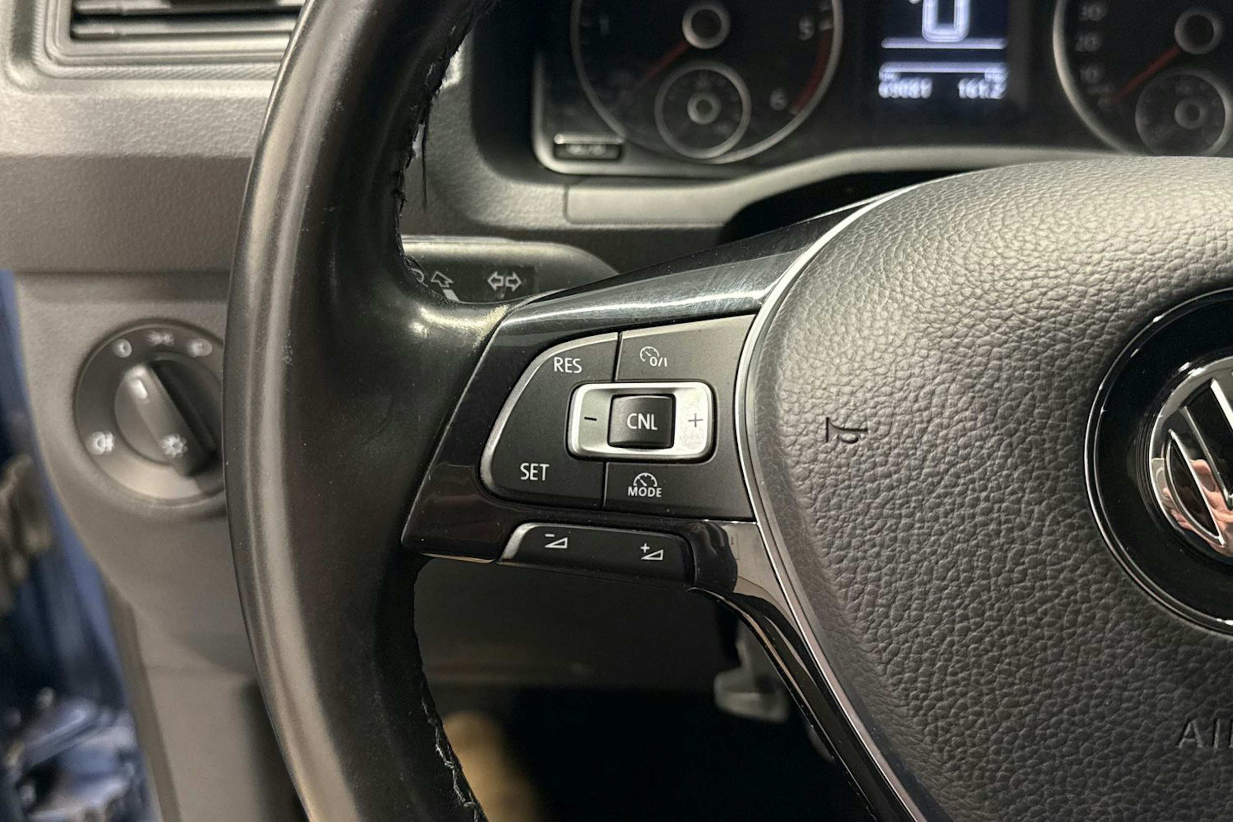 Sininen Volkswagen Caddy Maxi 2019 kuva 17.