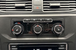 Sininen Volkswagen Caddy Maxi 2019 kuva 21.