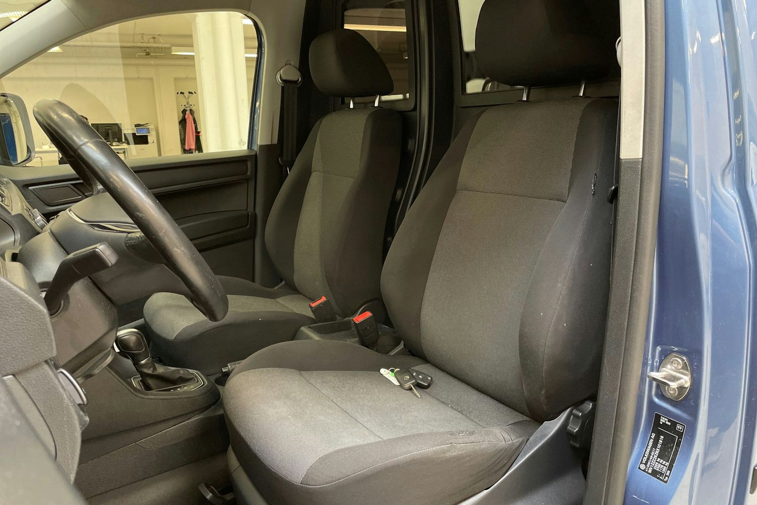 sininen Volkswagen Caddy Maxi 2019 kuva 7.