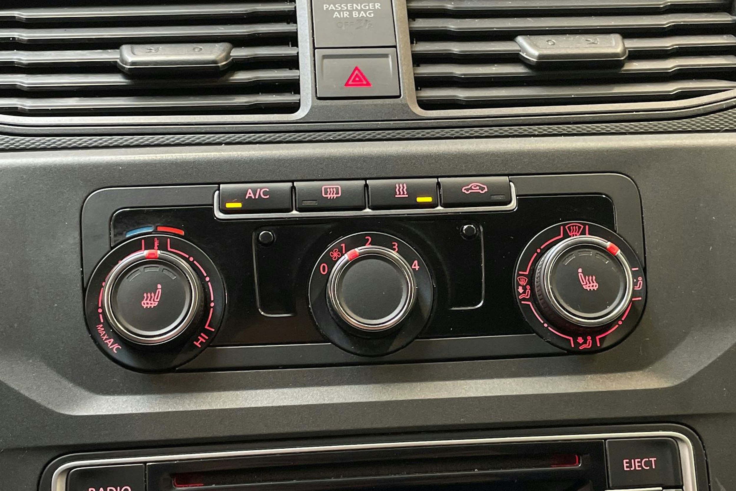 sininen Volkswagen Caddy Maxi 2019 kuva 15.