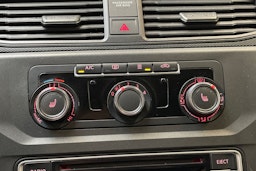 sininen Volkswagen Caddy Maxi 2019 kuva 15.