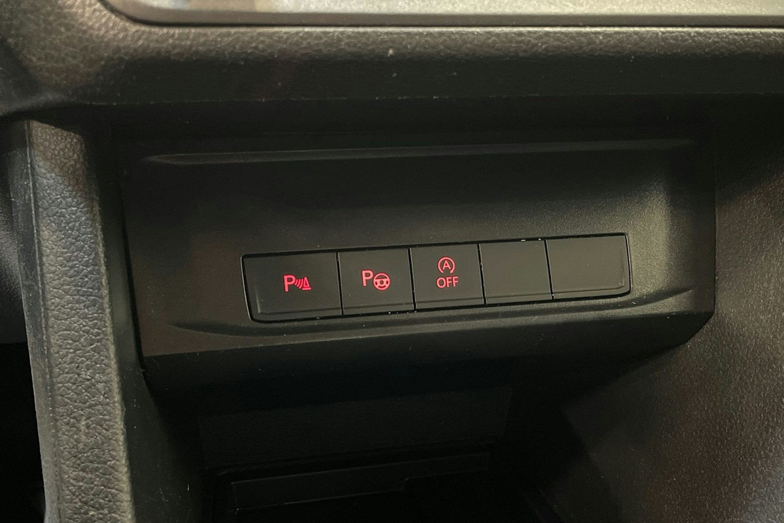 sininen Volkswagen Caddy Maxi 2019 kuva 18.