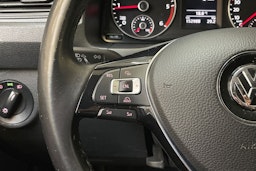 sininen Volkswagen Caddy Maxi 2019 kuva 19.