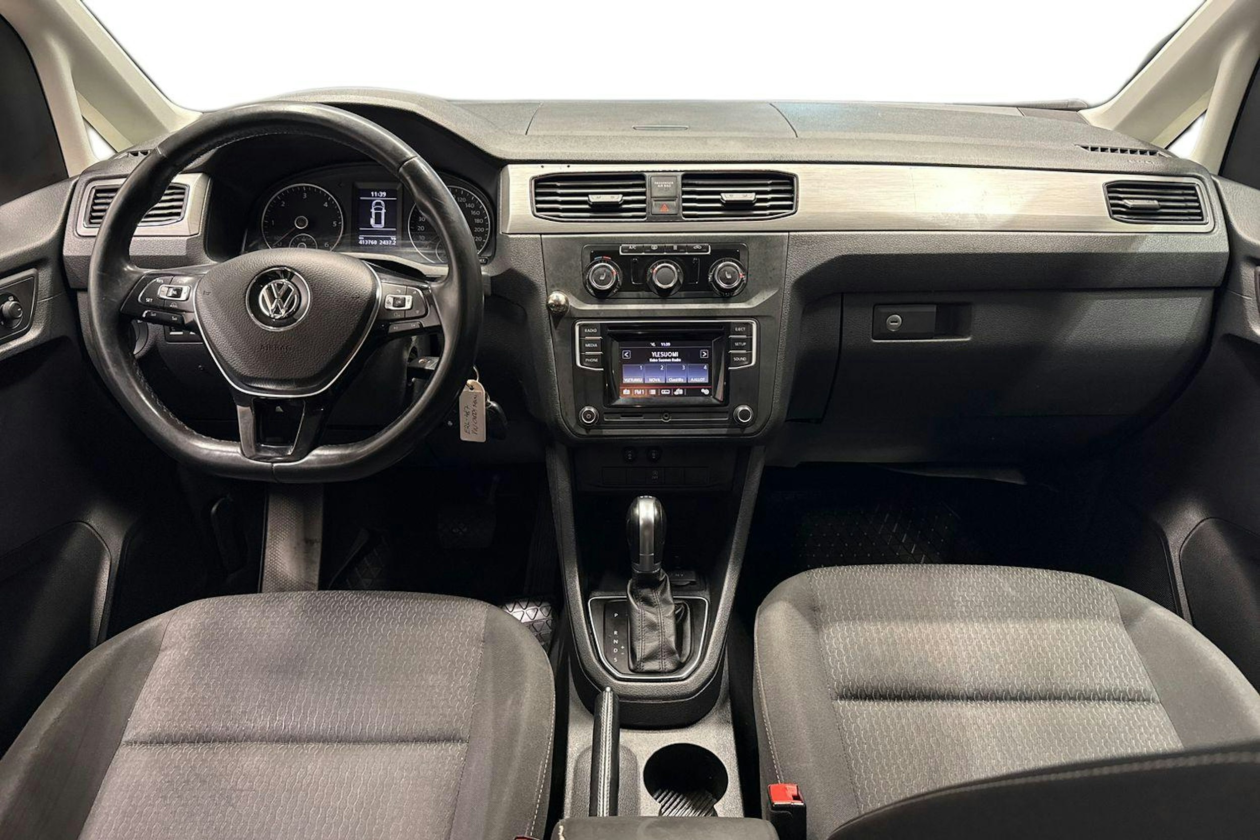 Musta Volkswagen Caddy Maxi 2019 kuva 9.