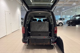 Musta Volkswagen Caddy Maxi 2019 kuva 17.