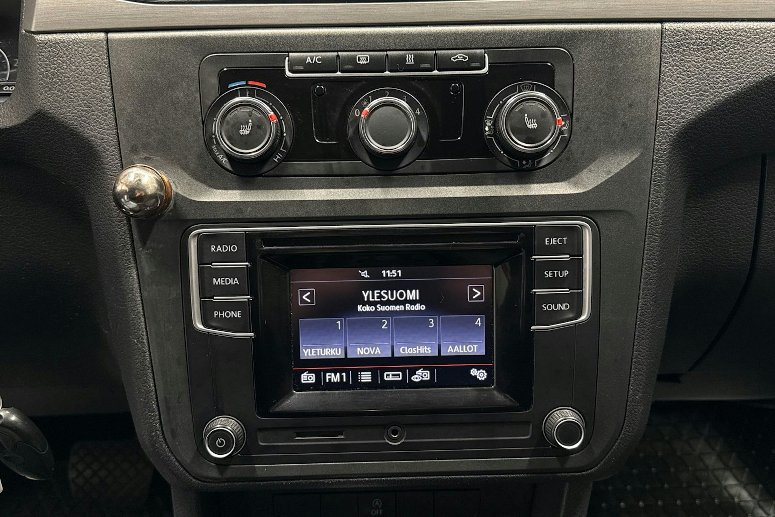 Musta Volkswagen Caddy Maxi 2019 kuva 23.