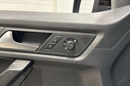 Musta Volkswagen Caddy Maxi 2019 kuva 24.