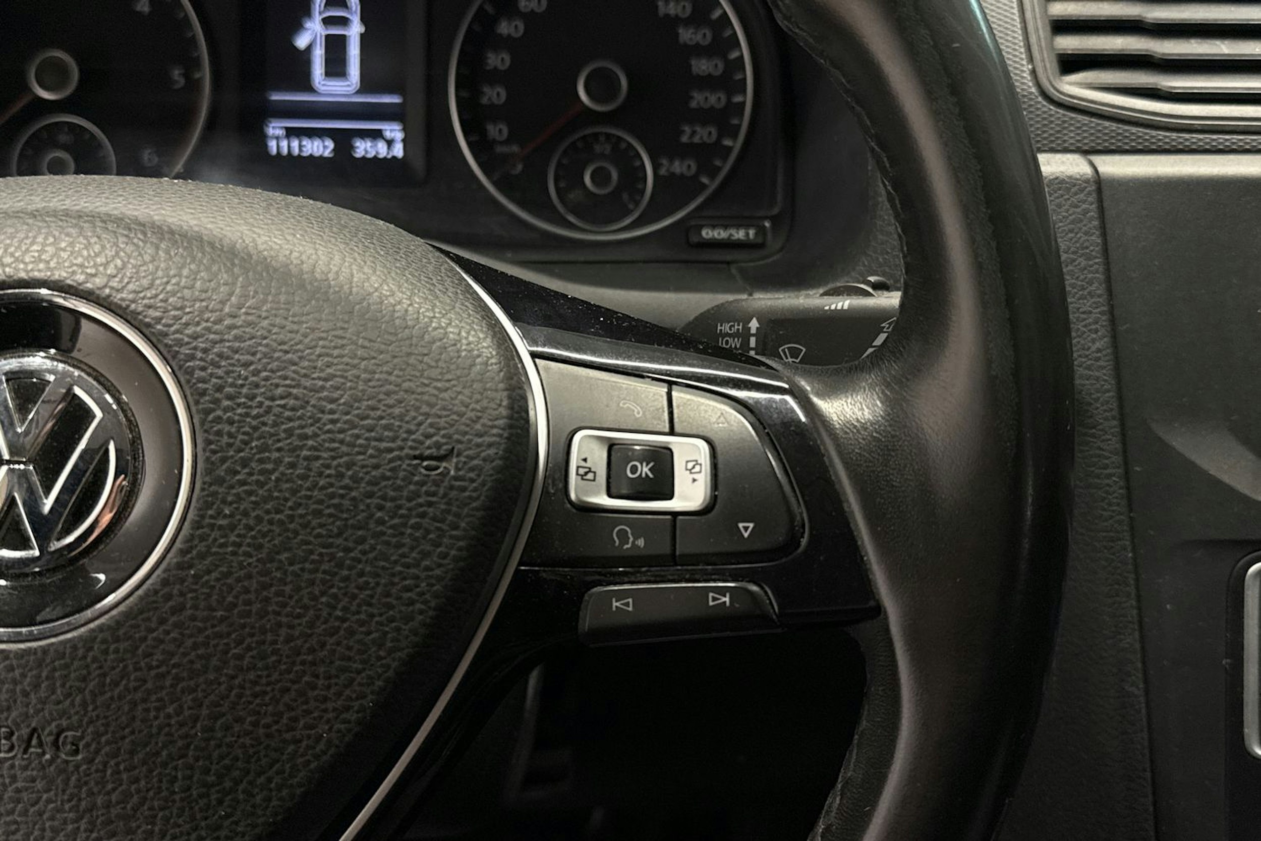 Sininen Volkswagen Caddy Maxi 2019 kuva 18.