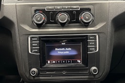 Sininen Volkswagen Caddy Maxi 2019 kuva 19.