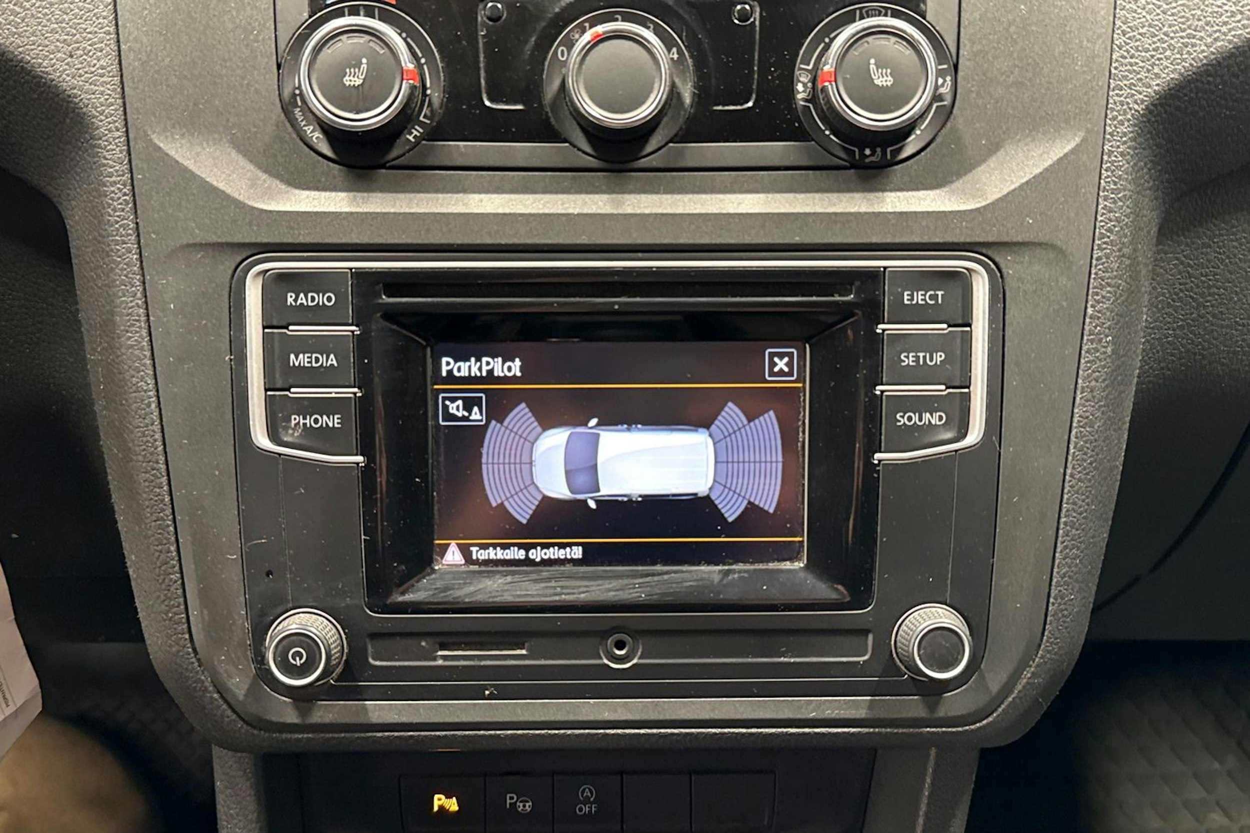 Sininen Volkswagen Caddy Maxi 2019 kuva 21.