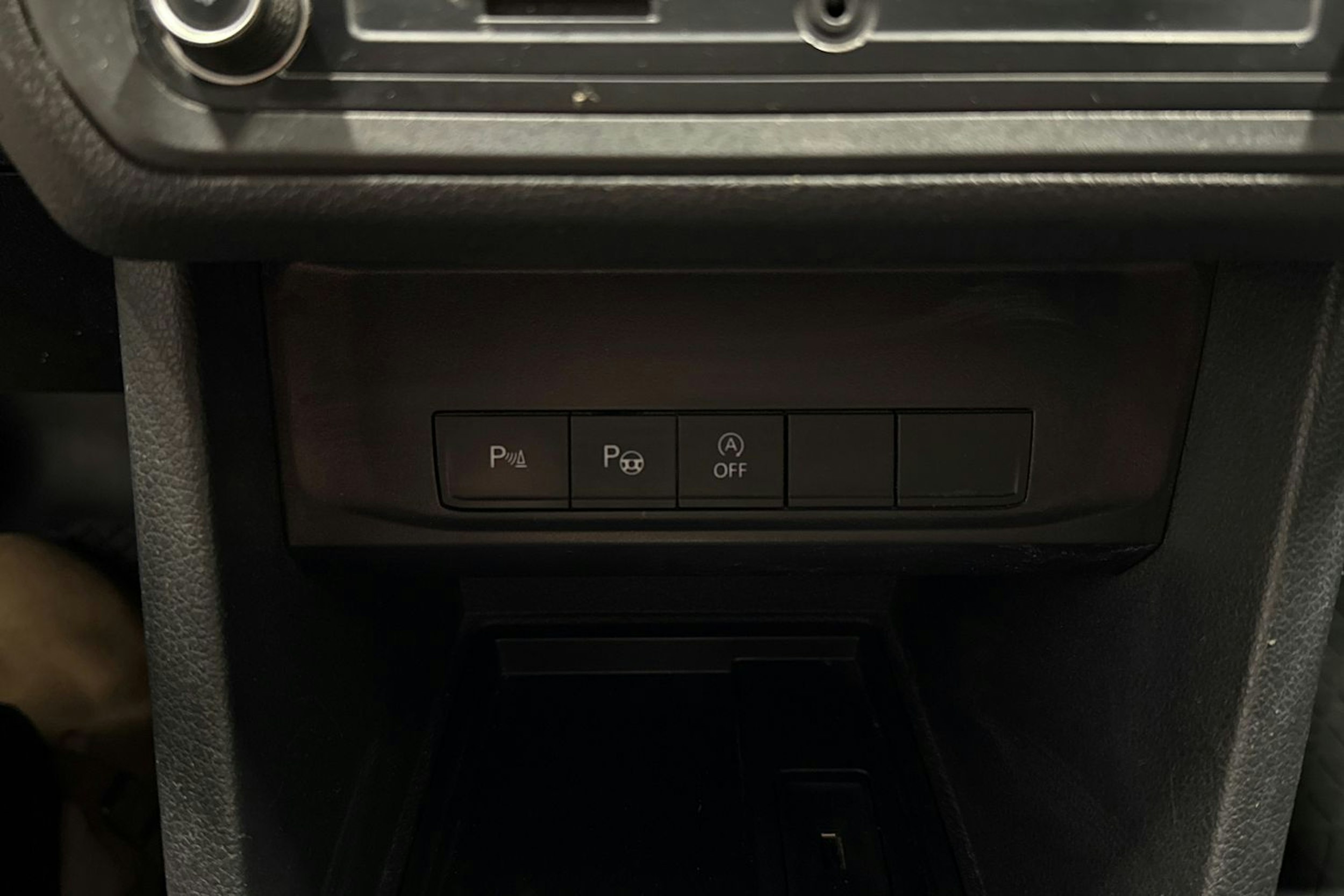 Sininen Volkswagen Caddy Maxi 2019 kuva 22.
