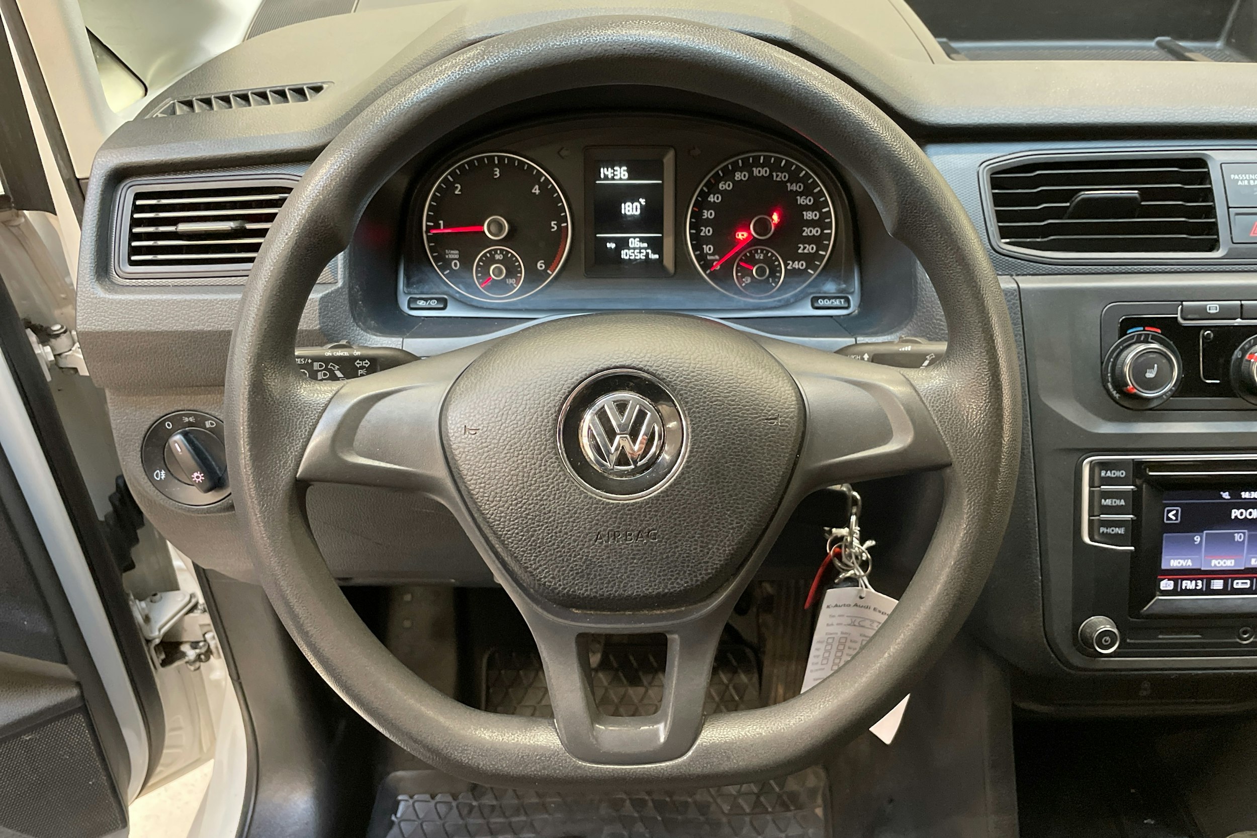 valkoinen Volkswagen Caddy Maxi 2019 kuva 16.