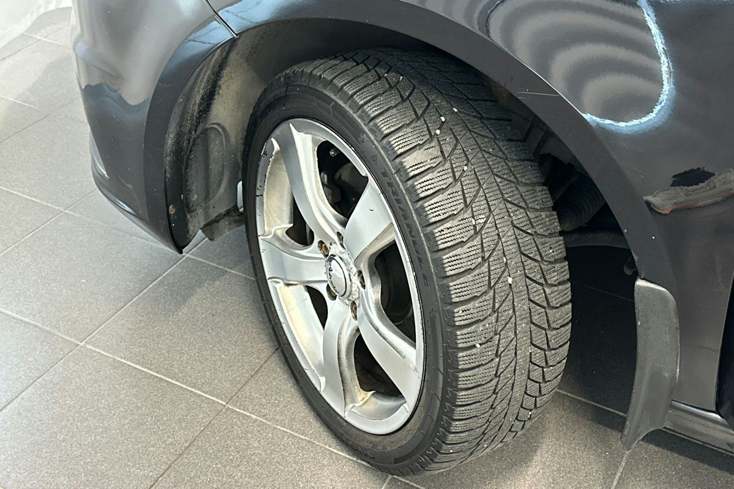 musta Volkswagen Caddy Maxi 2019 kuva 13.