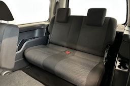 musta Volkswagen Caddy Maxi 2019 kuva 16.