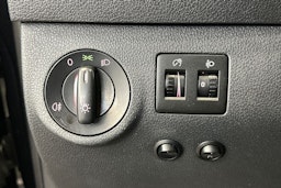 musta Volkswagen Caddy Maxi 2019 kuva 18.