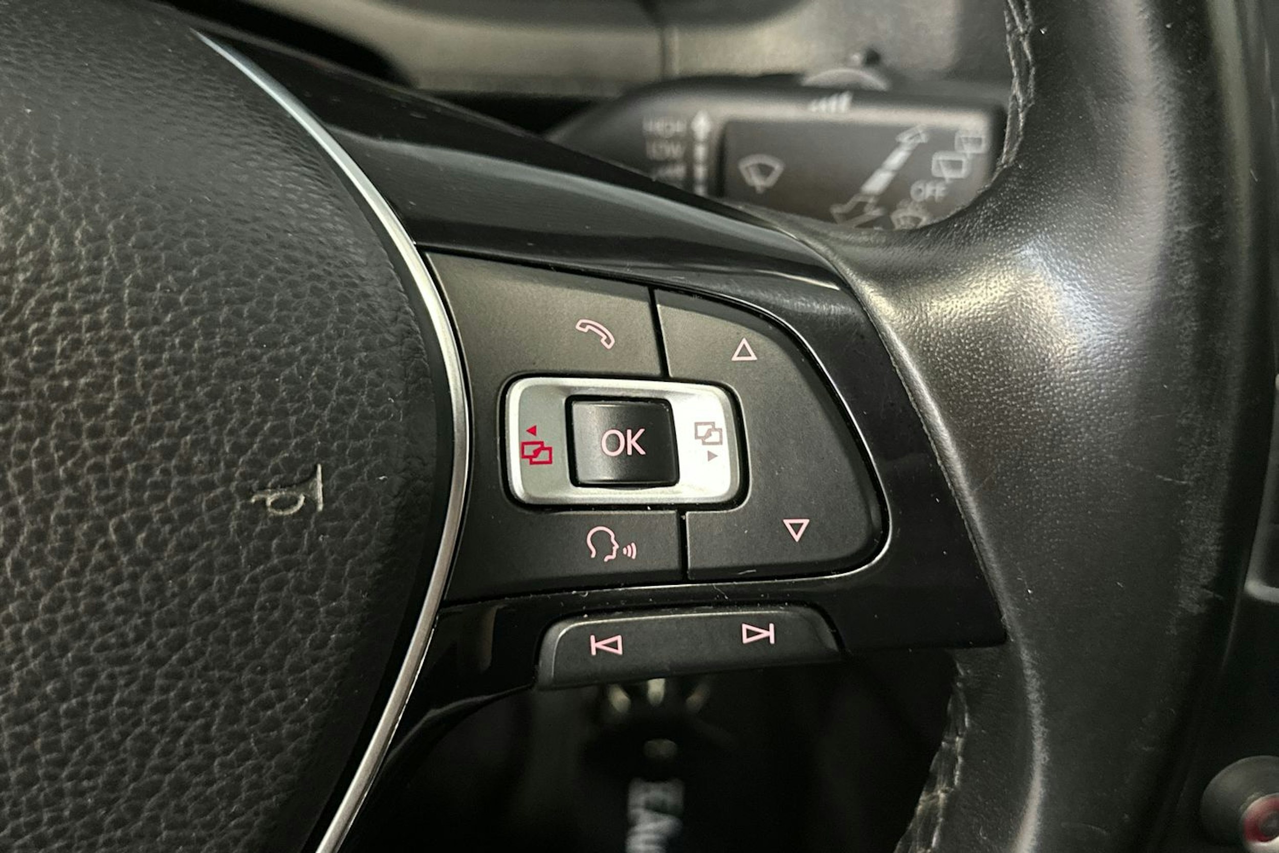 musta Volkswagen Caddy Maxi 2019 kuva 20.