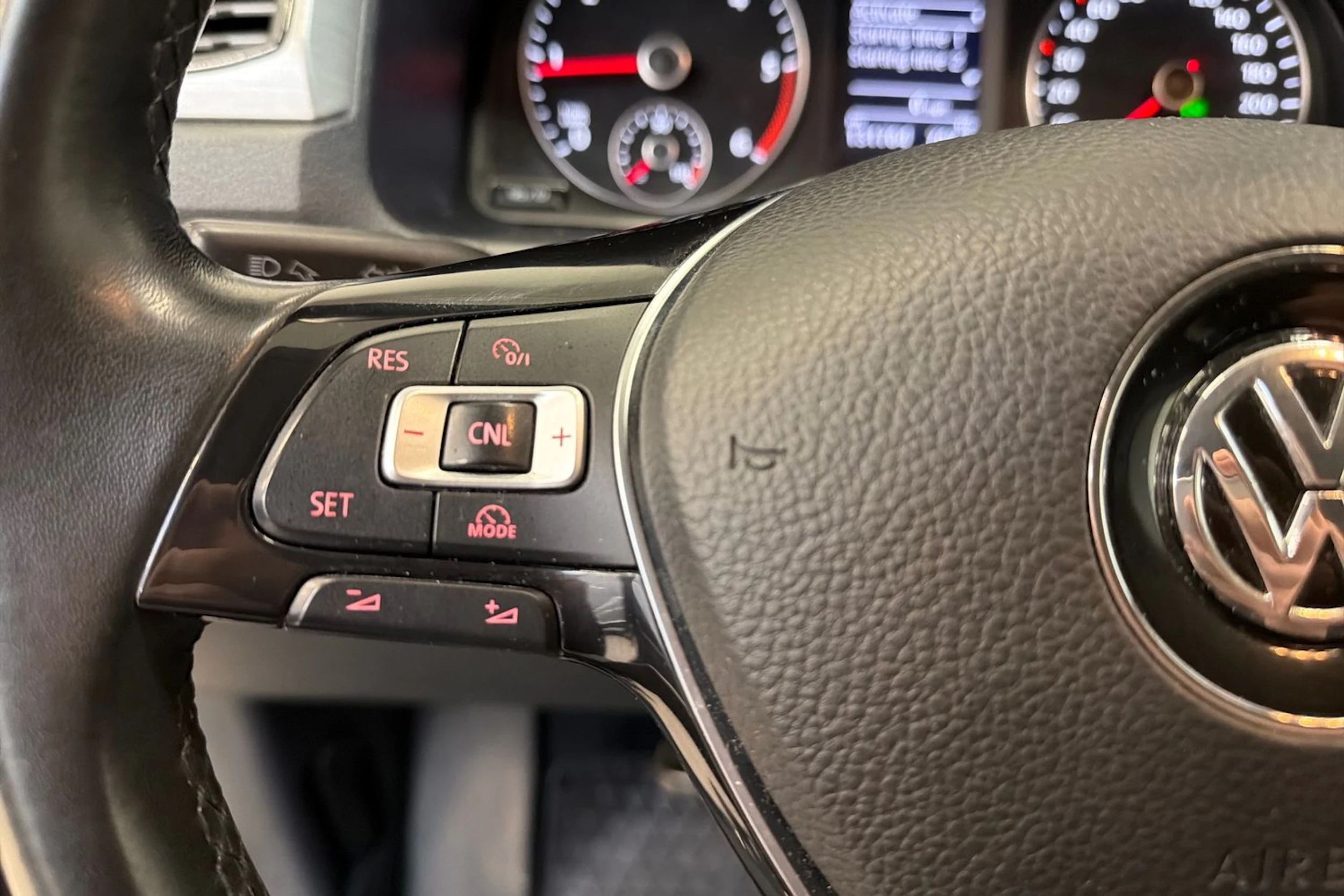 musta Volkswagen Caddy Maxi 2019 kuva 13.