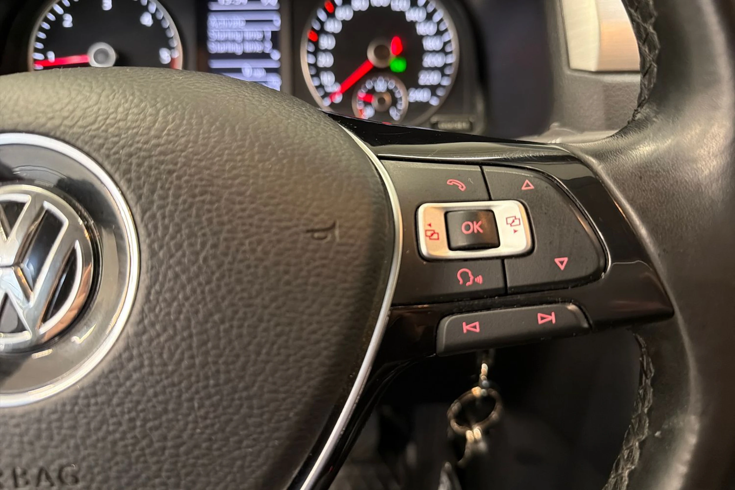 musta Volkswagen Caddy Maxi 2019 kuva 15.