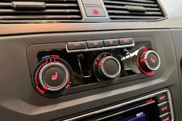 musta Volkswagen Caddy Maxi 2019 kuva 19.