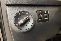 musta Volkswagen Caddy Maxi 2019 kuva 21.