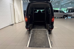 Musta Volkswagen Caddy Maxi 2019 kuva 15.