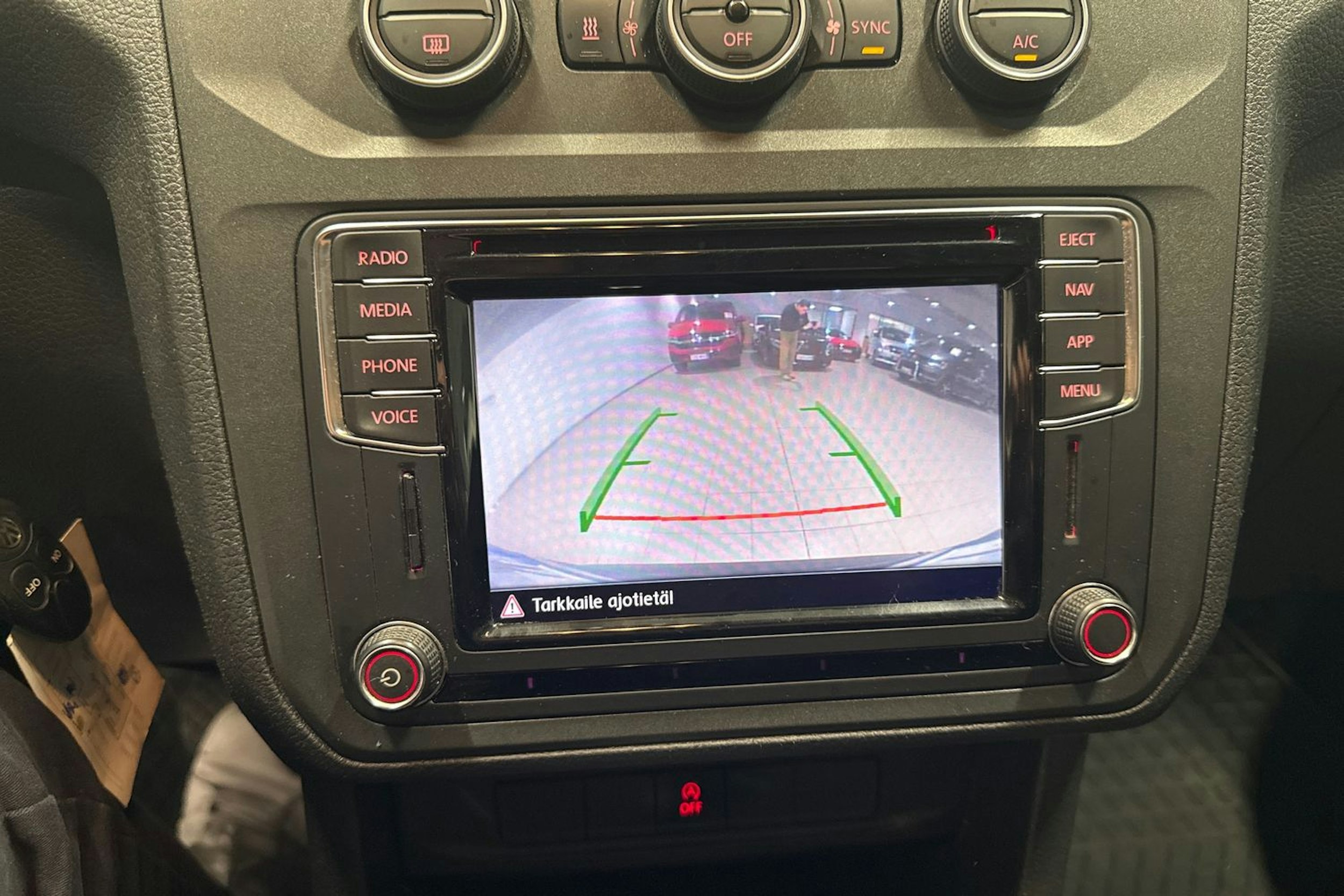 Musta Volkswagen Caddy Maxi 2019 kuva 19.