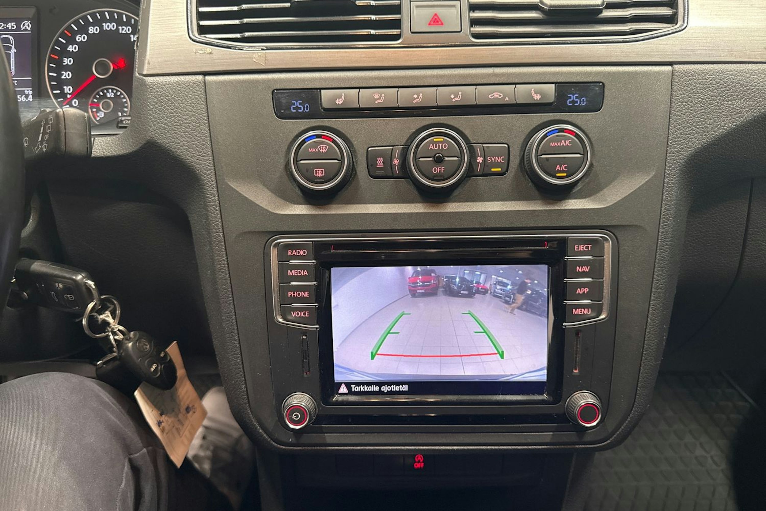 Musta Volkswagen Caddy Maxi 2019 kuva 20.