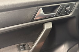 Musta Volkswagen Caddy Maxi 2019 kuva 23.
