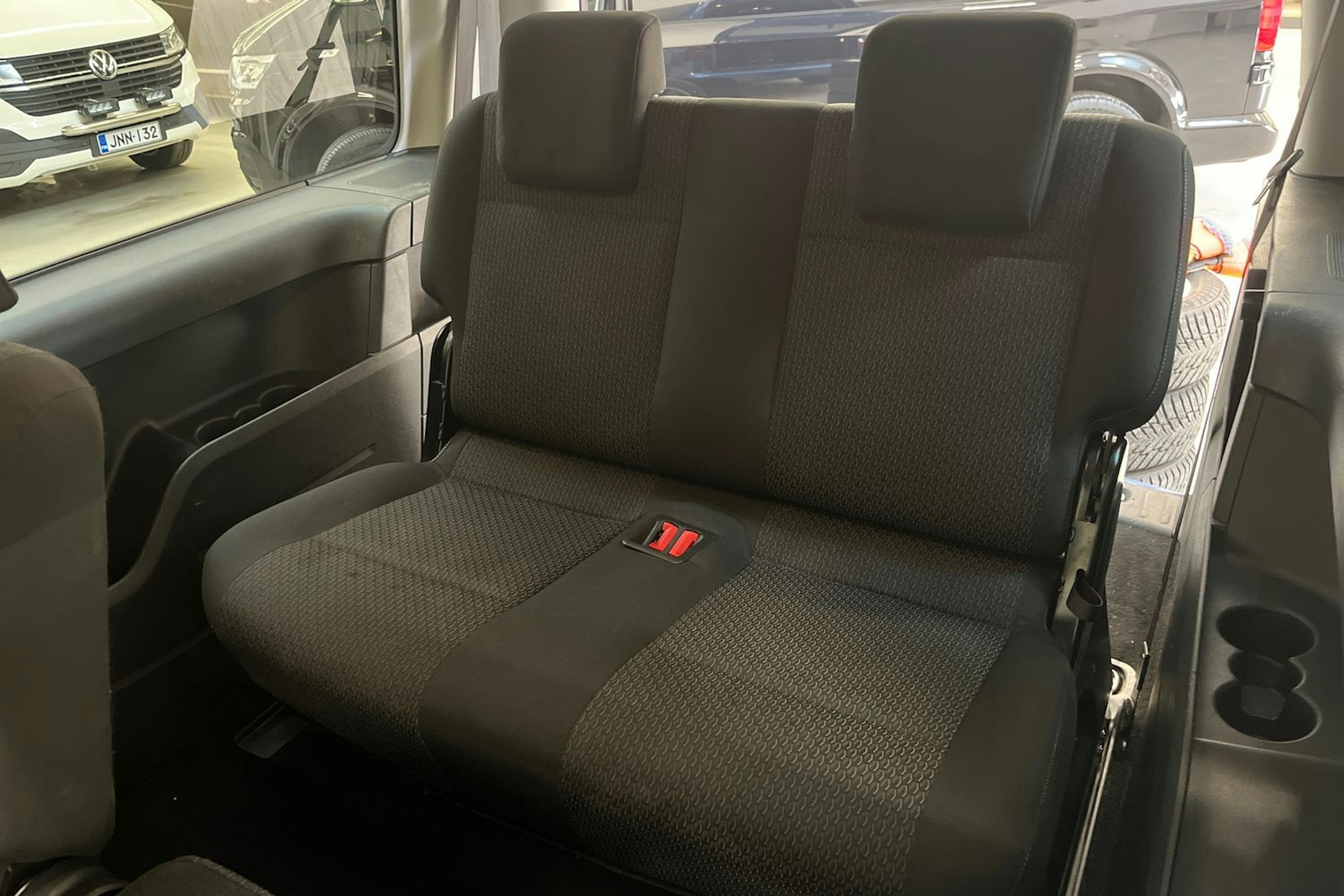 sininen Volkswagen Caddy Maxi 2019 kuva 15.