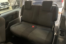 sininen Volkswagen Caddy Maxi 2019 kuva 15.