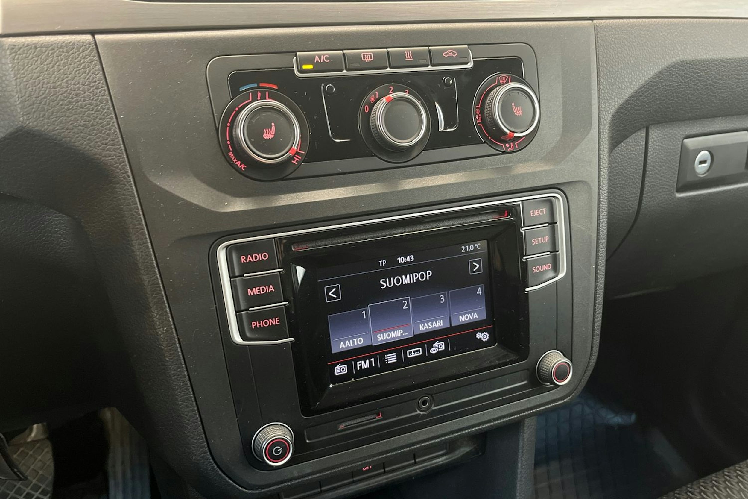 sininen Volkswagen Caddy Maxi 2019 kuva 18.