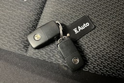 sininen Volkswagen Caddy Maxi 2019 kuva 21.