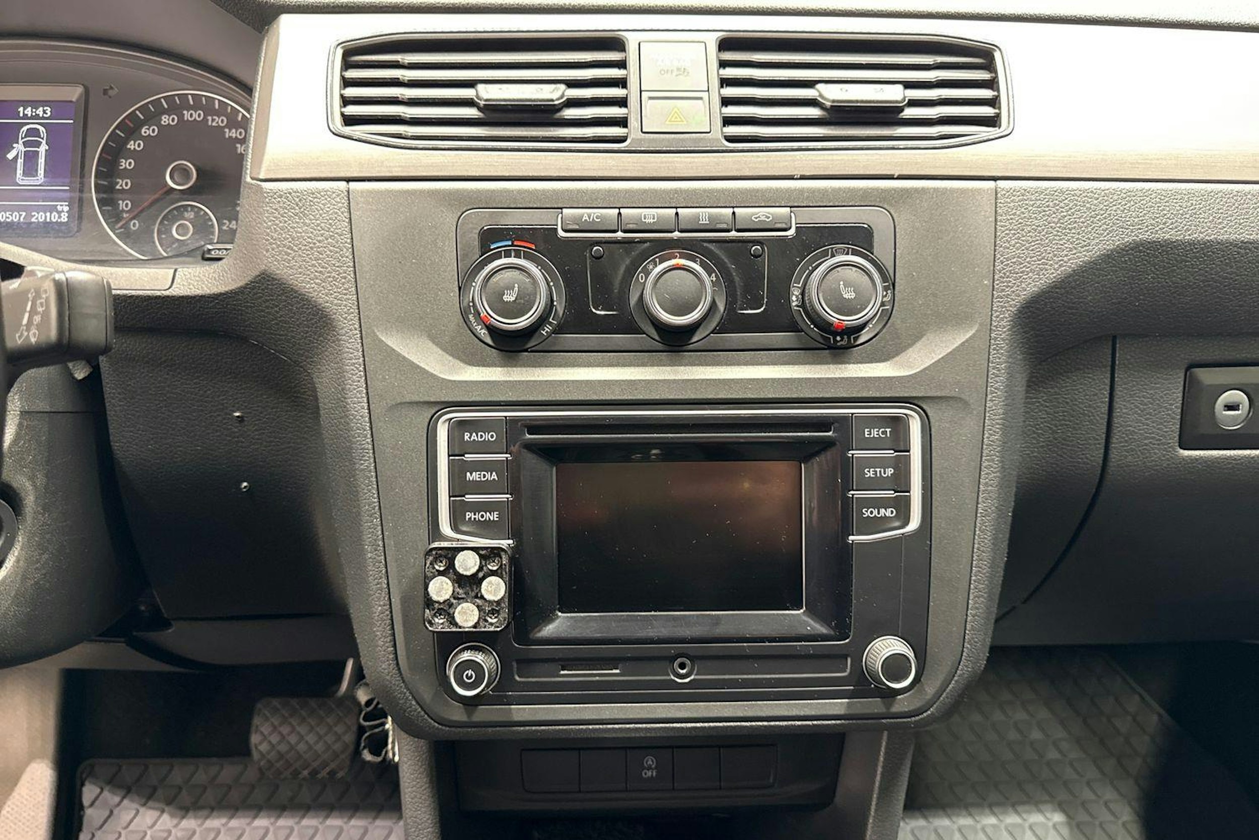 valkoinen Volkswagen Caddy Maxi 2019 kuva 18.