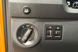 Oranssi Volkswagen Caddy Maxi 2019 kuva 17.