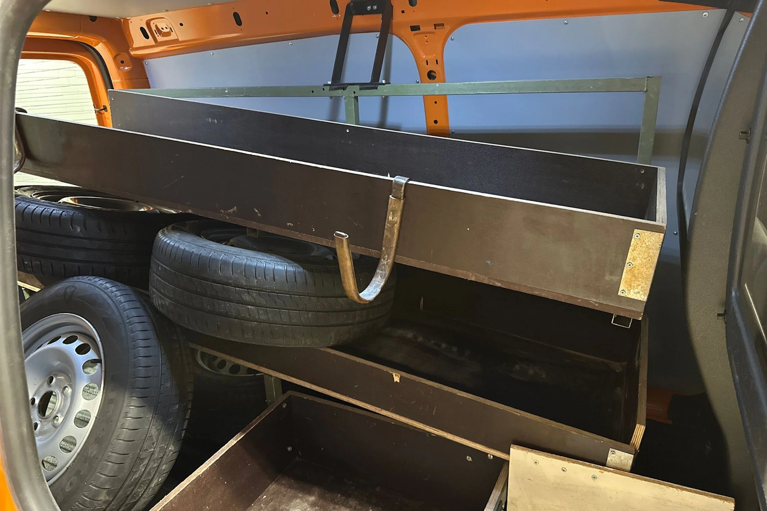 Oranssi Volkswagen Caddy Maxi 2019 kuva 25.