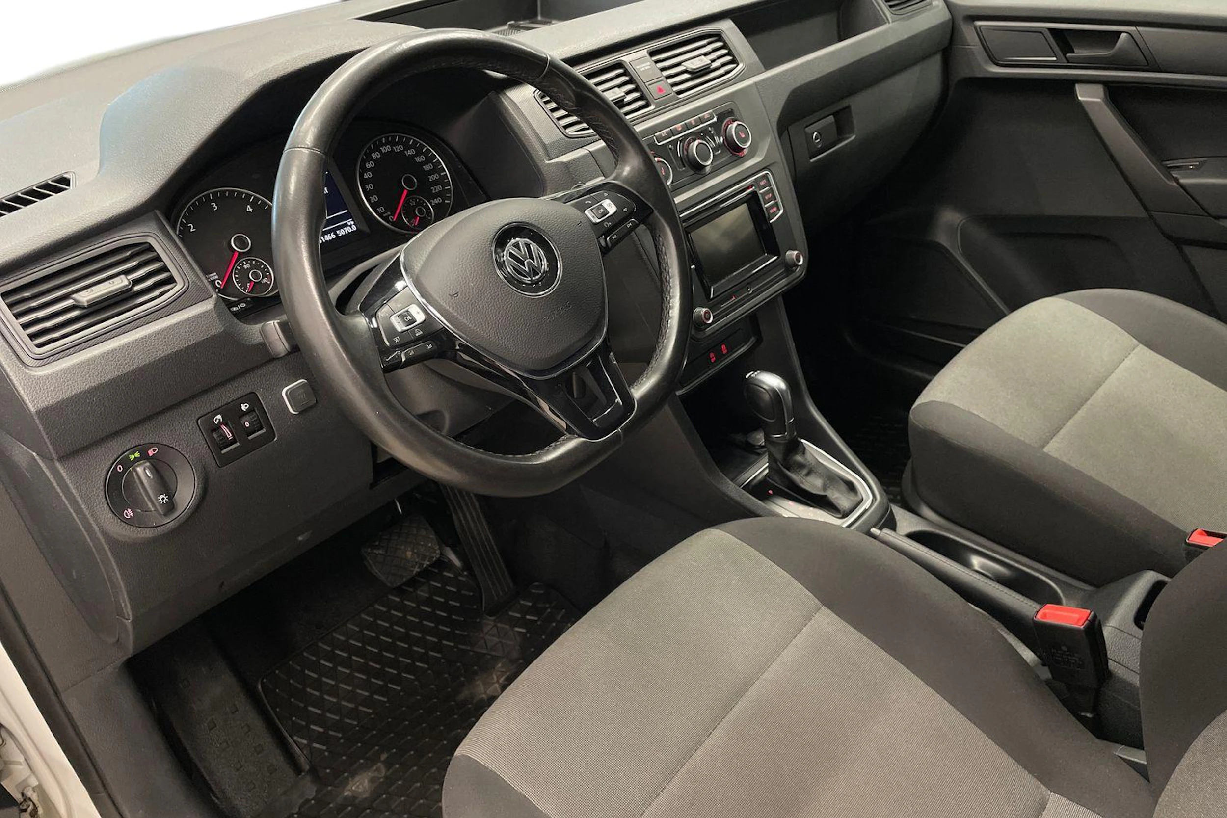 Valkoinen Volkswagen Caddy Maxi 2019 kuva 8.