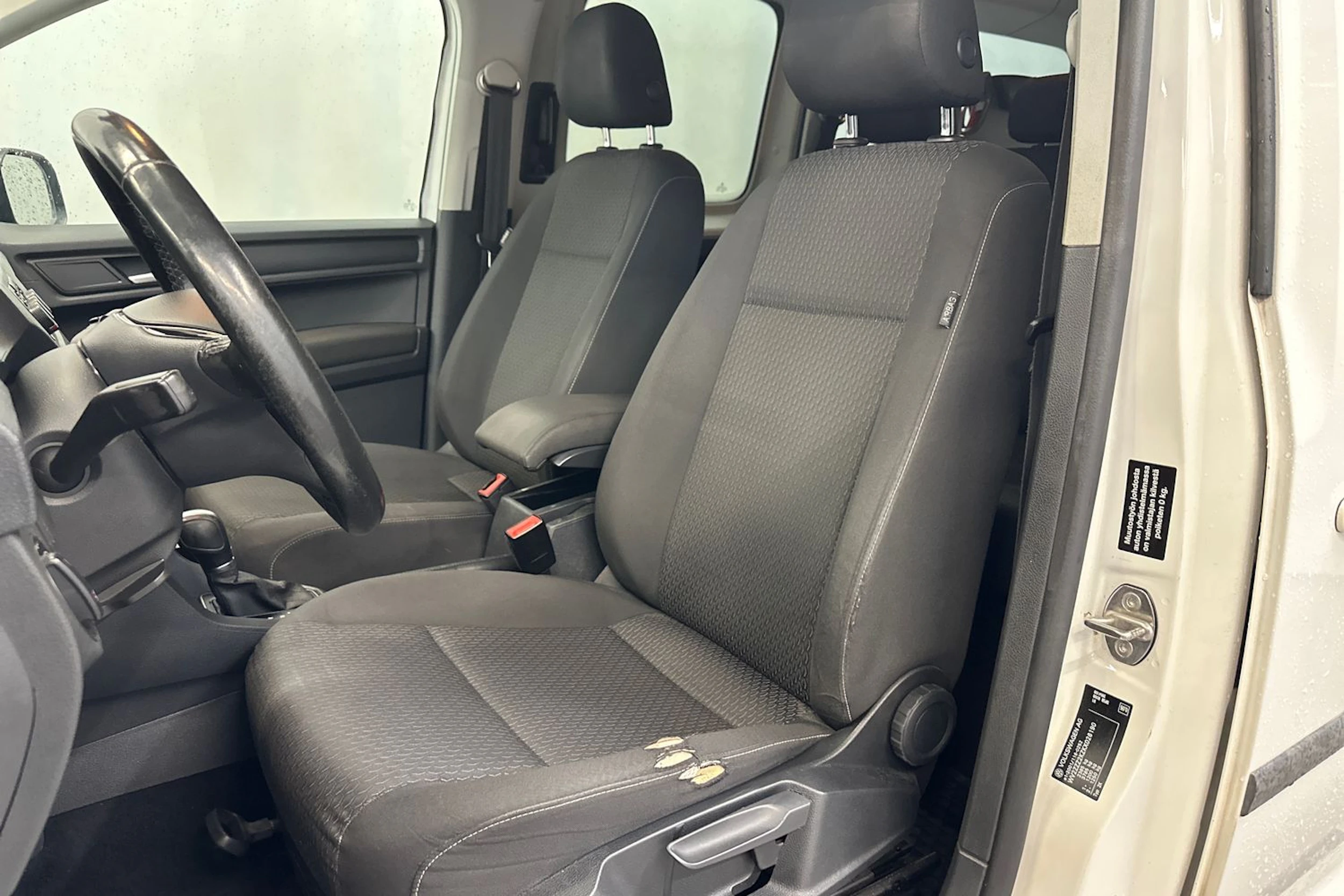 valkoinen Volkswagen Caddy Maxi 2019 kuva 10.